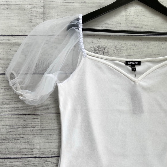 EXPRESS Organza Puff Sleeve Top - Picture 3 of 7